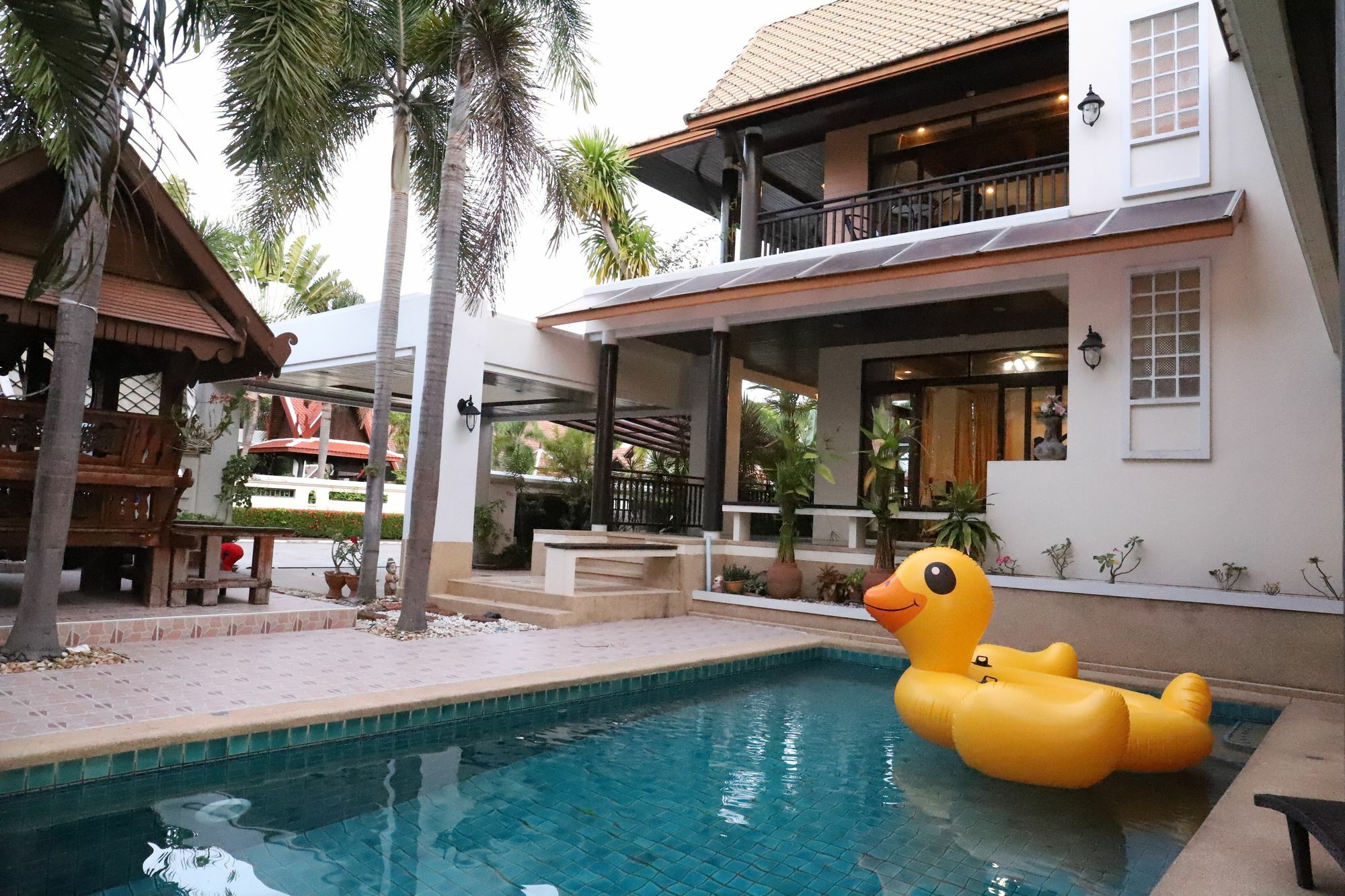 Punnapha Pool Pattaya